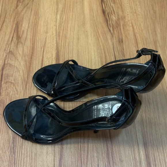 Burberry Black Classic Patent Leather Stiletto Heels - Picture 9 of 13